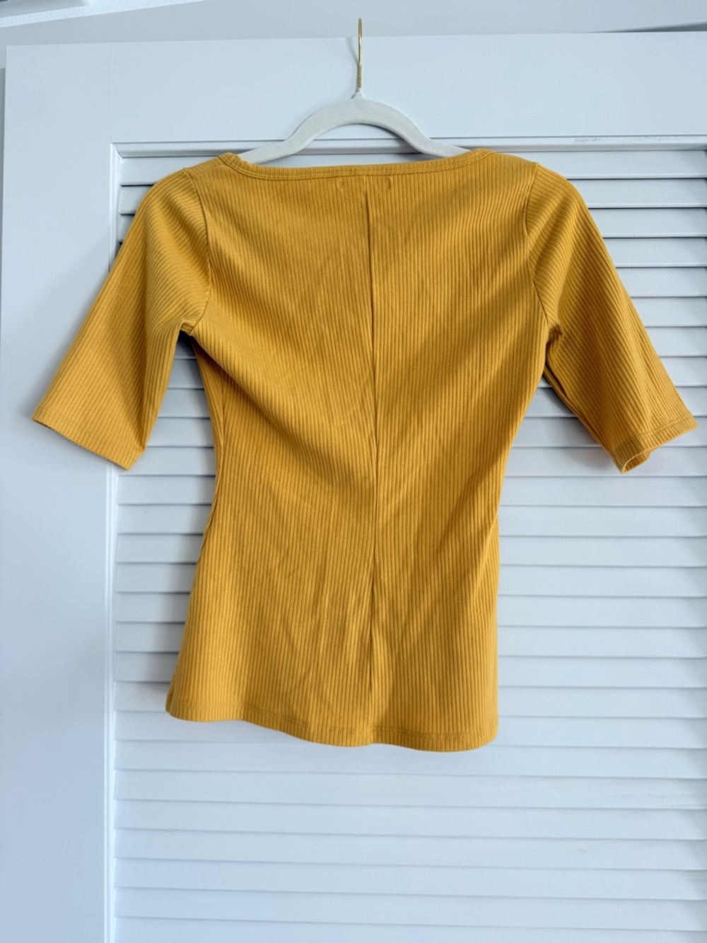 Reformation Ribbed Scoop Neck Tee in Mustard - S - Picture 3 of 3
